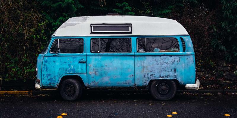 非遗传承大师的数字化保护：专业课程与技能培训如何赋能传统技艺的文创转型